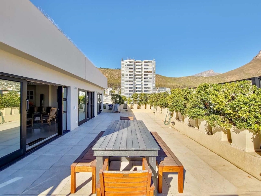 To Let 4 Bedroom Property for Rent in Sea Point Western Cape